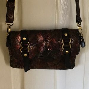 Chez by Cheryl Crossbody